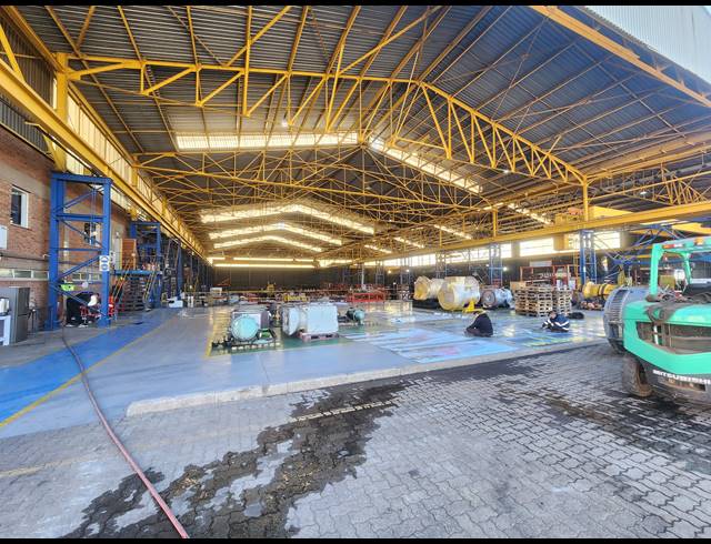 18,286M² WAREHOUSE FOR SALE IN ROODEKOP